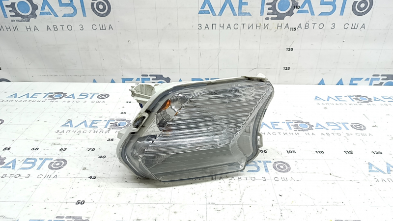 Поворотник правый Ford Escape MK3 17-19 рест, белый с птф, под полировку