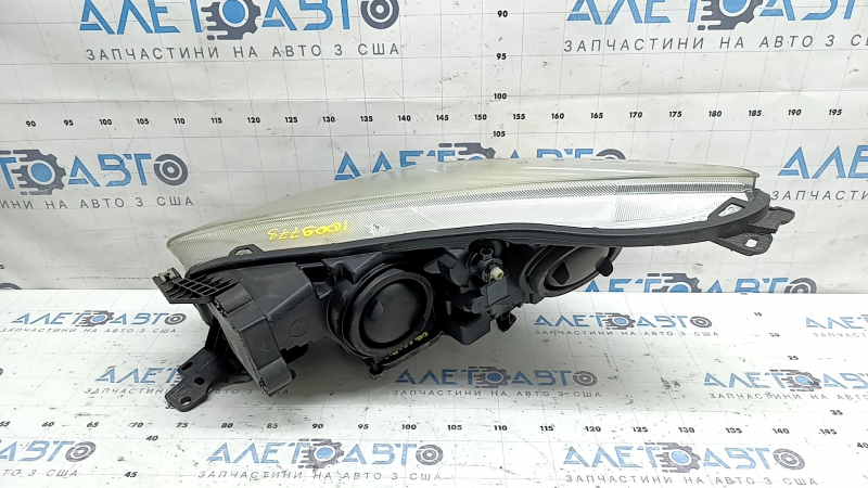 Фара передняя правая в сборе Ford Escape MK3 17-19 рест ксенон+led светлая, под полировку, царапины, паутинка
