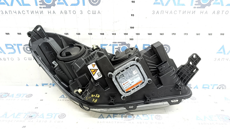 Фара передняя левая в сборе Ford Escape MK3 17-19 рест ксенон+led светлая, под полировку, царапины, паутинка