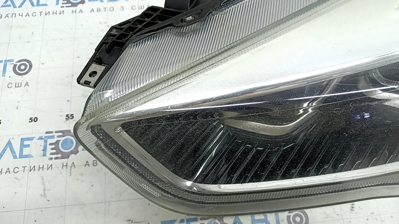 Фара передняя левая в сборе Ford Escape MK3 17-19 рест ксенон+led светлая, под полировку, царапины, паутинка