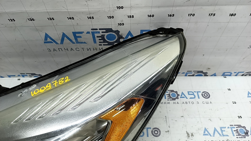 Фара передняя левая в сборе Ford Escape MK3 17-19 рест ксенон+led светлая, под полировку, царапины, паутинка