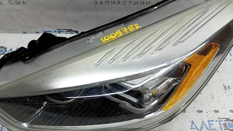 Фара передняя левая в сборе Ford Escape MK3 17-19 рест ксенон+led светлая, под полировку, царапины, паутинка