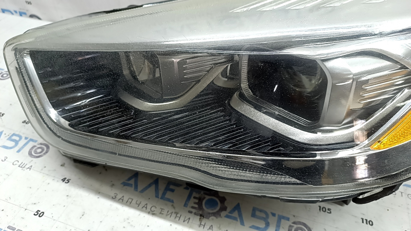Фара передняя левая в сборе Ford Escape MK3 17-19 рест ксенон+led светлая, под полировку, царапины, паутинка