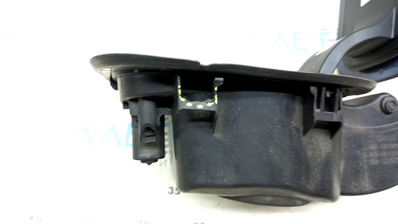 Лючок бензобака с корпусом Ford Escape MK4 20-26 1.5T, 2.0T сломаны крепления