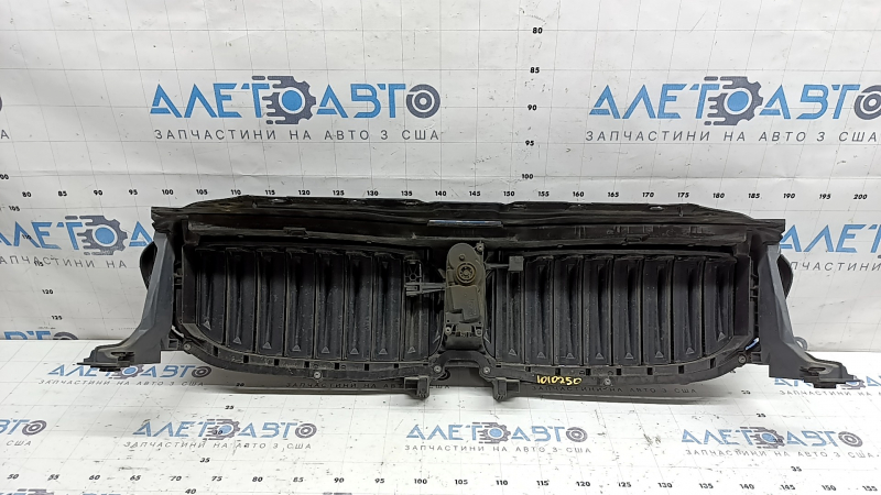 Решетка радиатора grill в сборе BMW 5 G30 17-23 Sport Line, с жалюзи дефлектором радиатора, хром, сколы, царапины на хроме