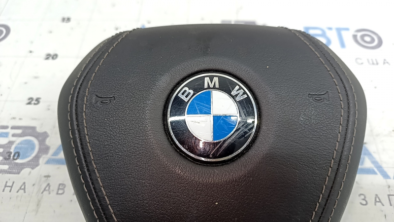 Подушка безпеки airbag в кермо водійська BMW 5 G30 17-23 чорна, шкіра, подряпини на емблемі, під хімчистку