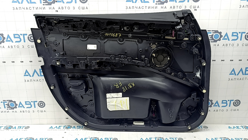 Обшивка двери карточка передняя правая BMW X3 G01 18-21 ерная, вставка и подлокотник кожа бежевая OYSTER, молдинг под дерево темный дуб Perlglanz Chrom, с ручкой, без ручки подлокотника, царапины, коррозия сетки