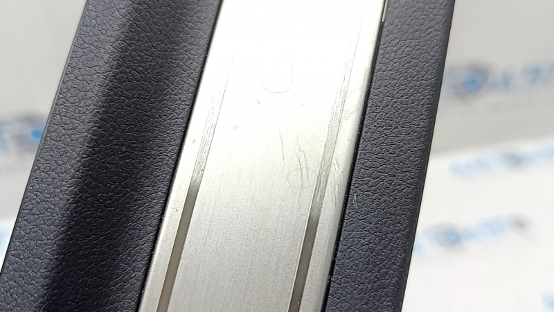 Накладка порога наружная передняя левая Hyundai Tucson 22-26 черная с хром, царапины, пятна на хром