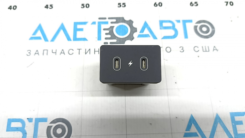 Порт зарядки центральной консоли Hyundai Tucson 25-26 задний, Type-C