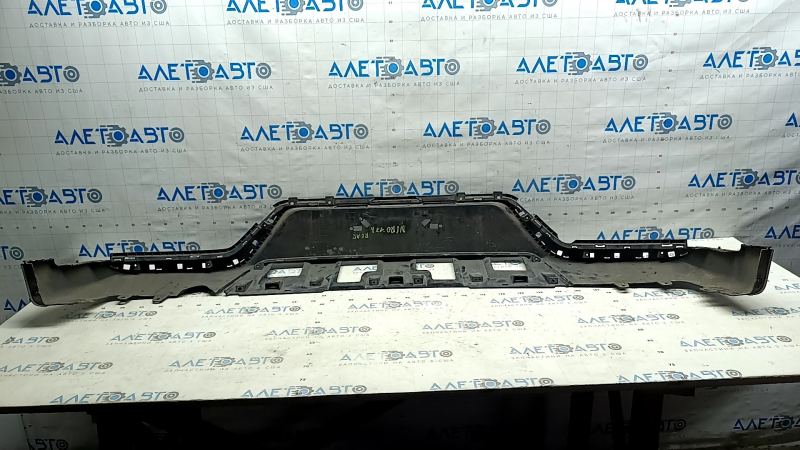 Губа заднего бампера Kia Niro 17-19 HEV, PHEV структура, трещина