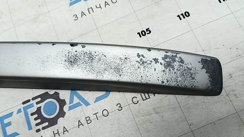 Накладка рейлінгу ззаду ліва Kia Niro 17-22 сіра, облізла фарба