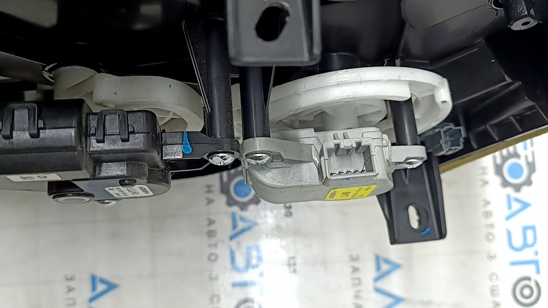 Піч у зборі Kia Niro 17-19 HEV, PHEV під обдування заднього ряду, зламане кріплення