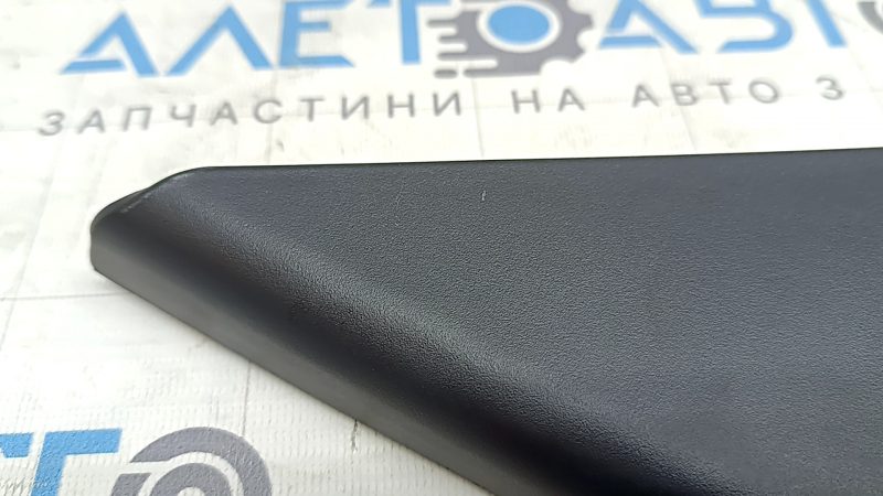 Накладка трикутник двері задньої правої Kia Niro 17-22 внутрішня, чорна, подряпини