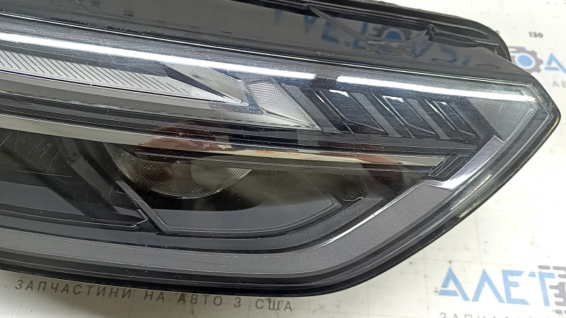 Фара передня права у зборі Audi Q5 80A 21-25 LED, під полірування, подряпини, жовтить LED