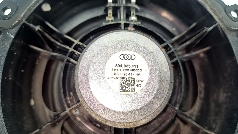 Динамик задний правый Audi Q5 80A 18-25 надломано крепление