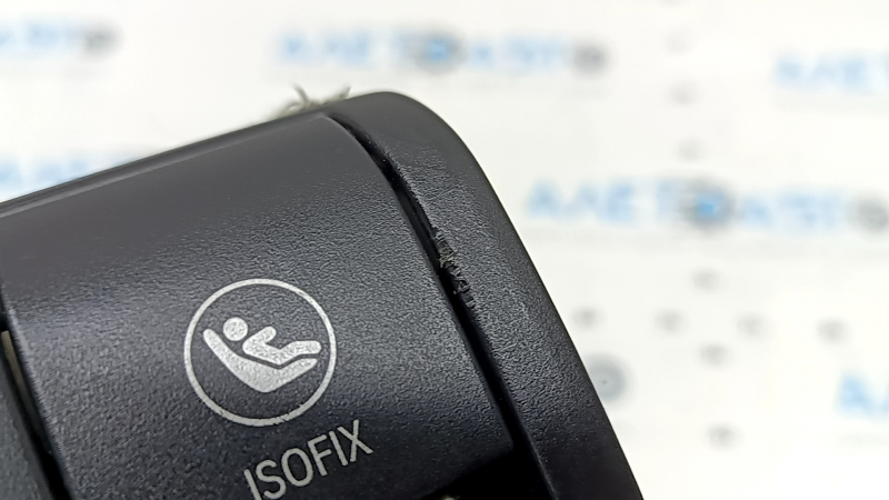 Накладка Isofix заднего ряда BMW X5 G05 19-25 черная, царапины