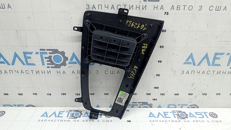 Накладка центральной консоли Audi Q5 80A 21-25 черный глянец, царапины