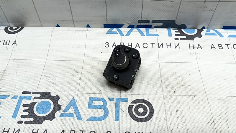 Управління дзеркалами Audi A3 22-26 поліз хром, зламані кріплення, подряпини