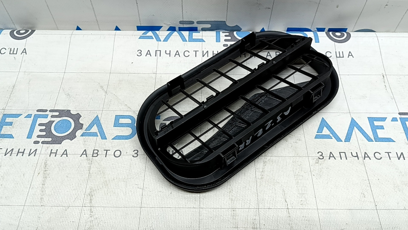 Щиток вентиляції правий Audi A3 22-26