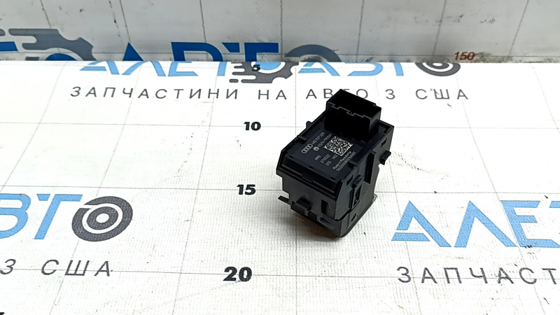 Кнопка паркинга Audi A3 22-26