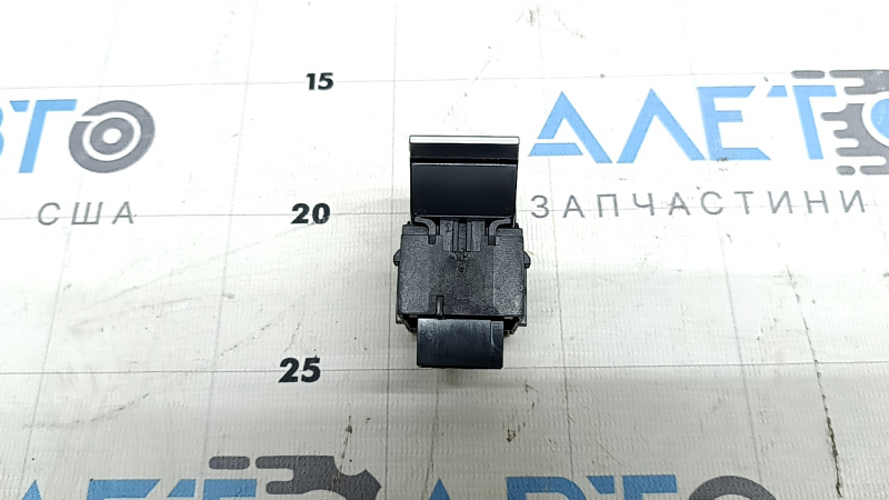 Кнопка паркинга Audi A3 22-26