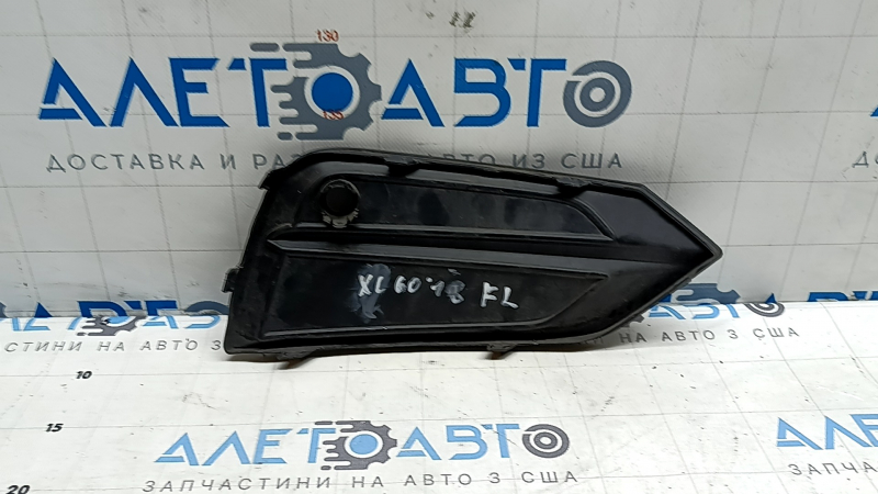 Решетка переднего бампера левая Volvo XC60 18-21 под парктроник, структура, песок, царапины