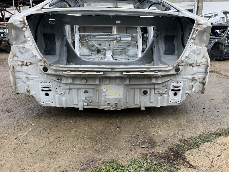 Задняя панель Honda Accord 23-26 на кузове, белая