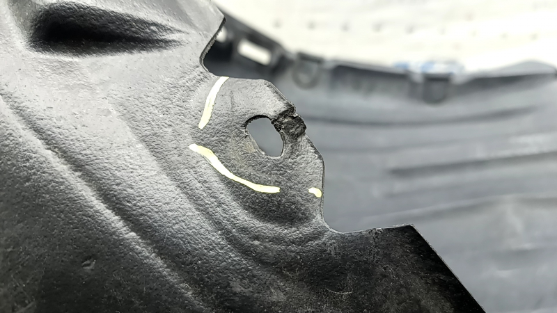 Підкрилок передній правий Toyota Camry v70 18-24 L/LE/XLE надрив кріплення