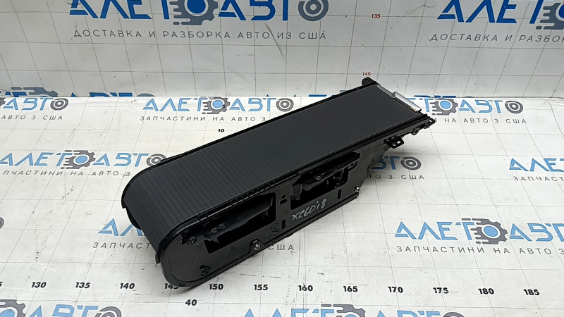 Подстаканники центральной консоли Volvo XC60 18-26 черный Iron Ore с хромом, царапины, тычка