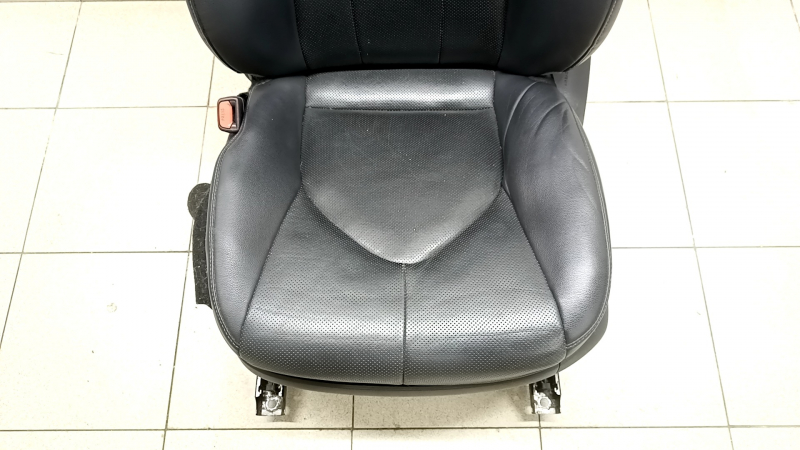 Сидіння водійське Toyota Highlander 20-21 з airbag, електричне, підігрів, вентиляція, шкіра чорна, Limited