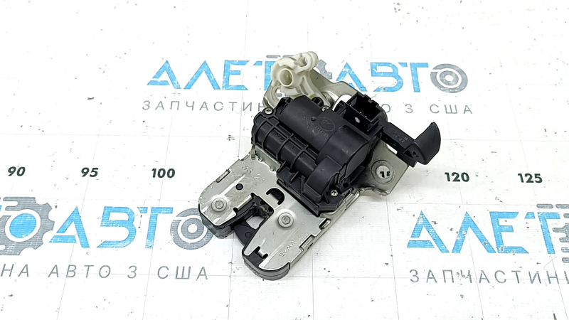 Замок двери багажника VW Taos 22-25
