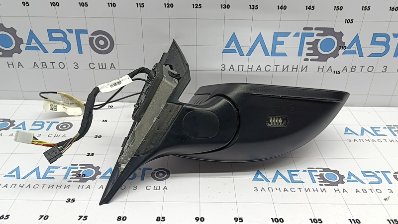 Зеркало боковое правое в сборе Mercedes C-class W205 16-18 8+8+1 пинов, поворотник, подогрев, с подсветкой, BSM, графит, царапина, тычка