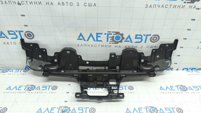 Кронштейн решетки радиатора grill Toyota Prius 23-26