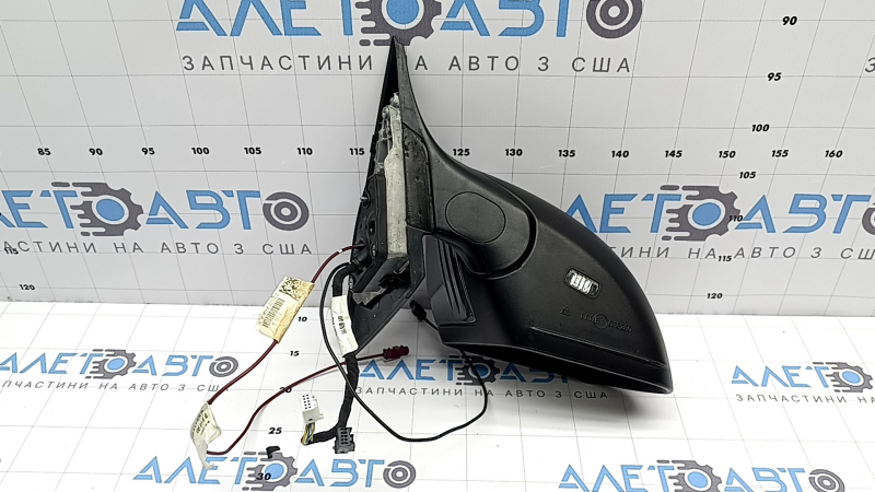Зеркало боковое левое в сборе Mercedes C-class W205 16-18 10+8+2 пинов, поворотник, подогрев, с подсветкой, BSM, графит, царапины, трещина на накладке