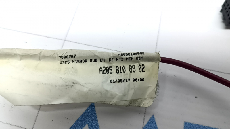 Зеркало боковое левое в сборе Mercedes C-class W205 16-18 10+8+2 пинов, поворотник, подогрев, с подсветкой, BSM, графит, царапины, трещина на накладке