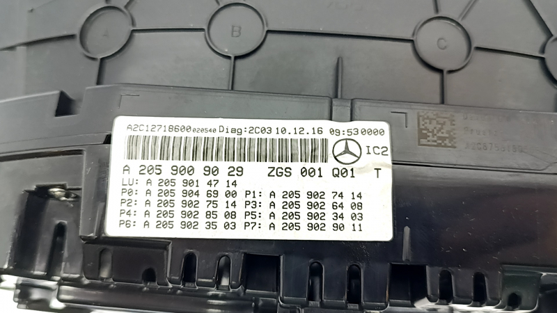 Щиток приборов Mercedes C-class W205 300/400 15-18 без проекции, 103k