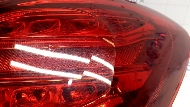Фонарь правый Mercedes C-class W205 16-18 LED царапины