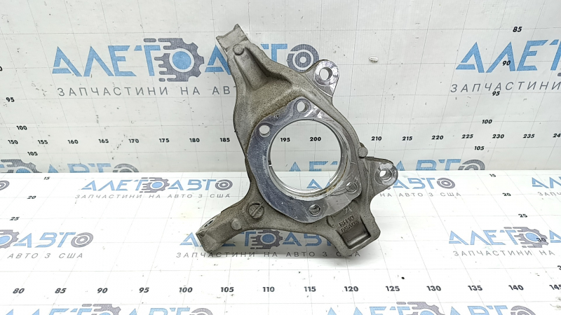 Цапфа передняя правая Nissan Murano 25-26