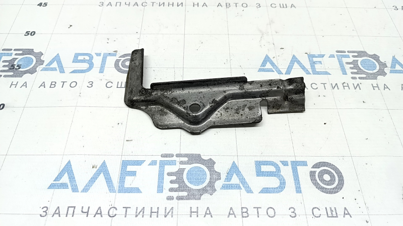 Кріплення АКБ VW Taos 22-25 переднє