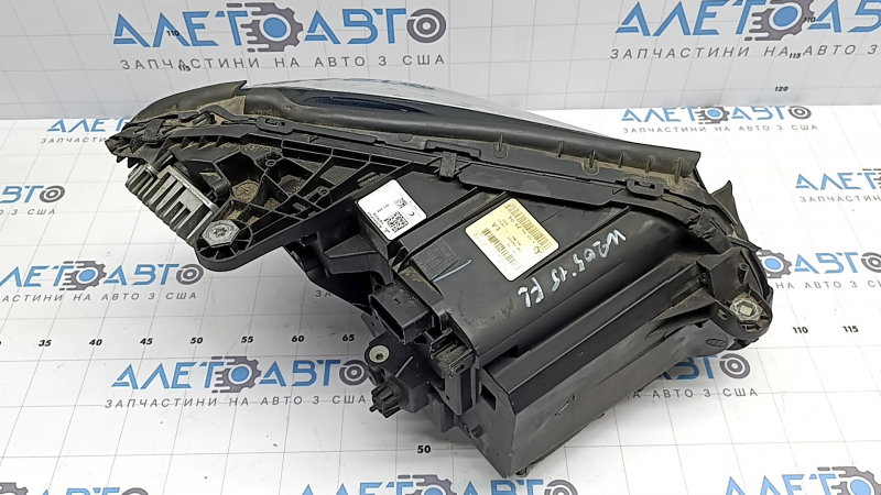Фара передня ліва у зборі Mercedes C-class W205 16-18 Static LED пісок