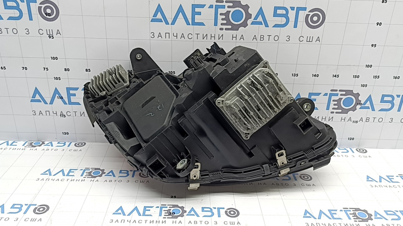 Фара передня ліва у зборі Mercedes C-class W205 16-18 Static LED пісок