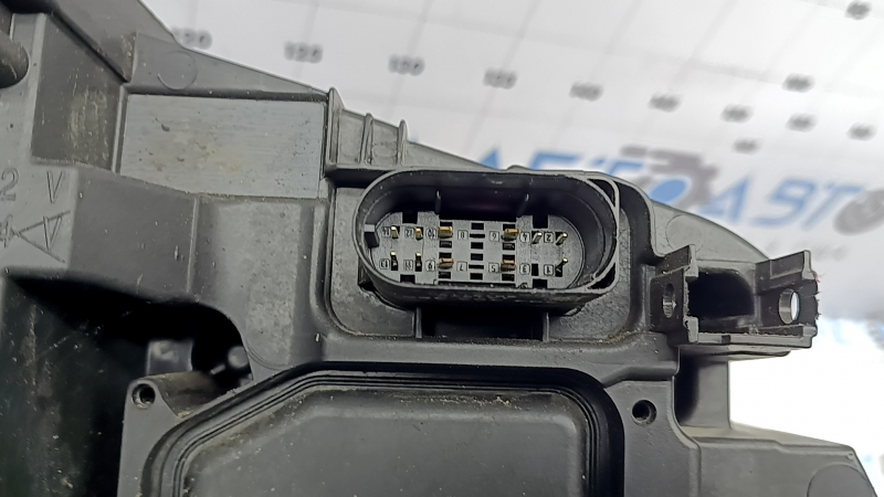 Фара передня ліва у зборі Mercedes C-class W205 16-18 Static LED пісок