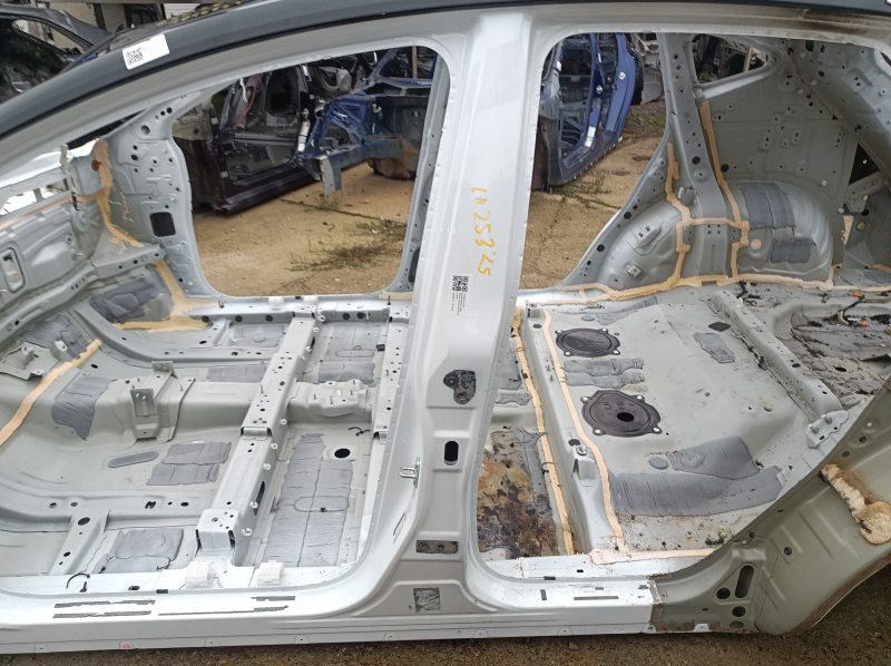 Стійка кузова центральна ліва Nissan Murano 25-26 на кузові