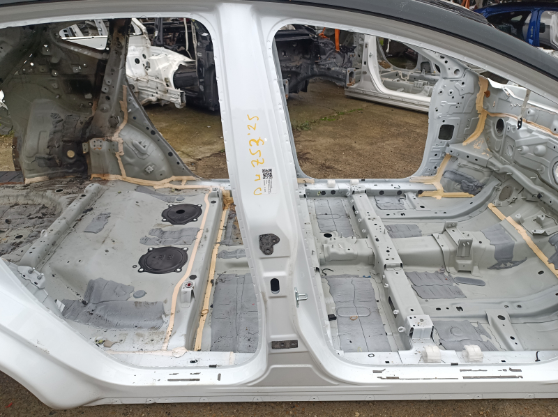Стійка кузова центральна права Nissan Murano 25-26 на кузові