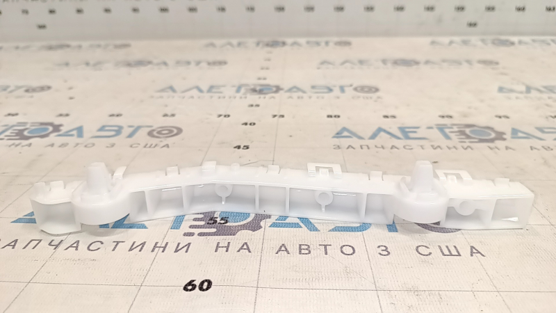 Кріплення переднього бампера праве Nissan Leaf 13-17
