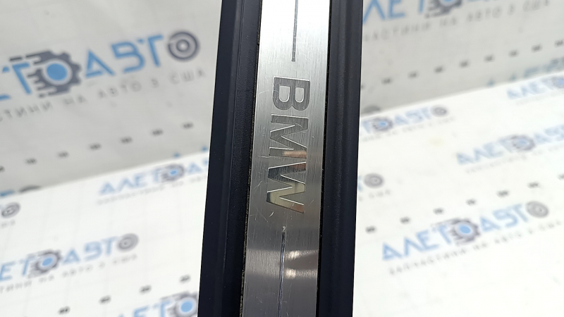 Накладка порога передняя правая наружная BMW 3 G20 19-26 хром, надпись BMW, царапины