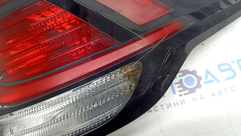 Фонарь внешний крыло правый Kia Sportage 23-25 галоген, в клее