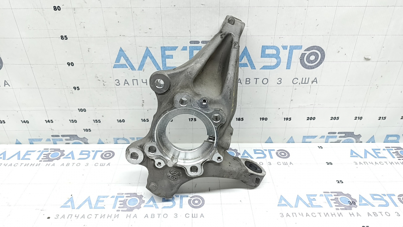 Цапфа передняя левая Kia Sportage 23-26 2.5, 1.6T HEV FWD