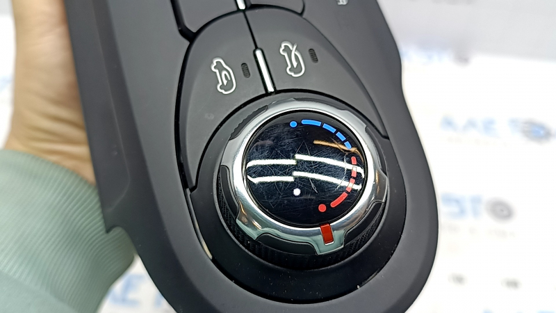 Управление климат-контролем Kia Sorento 19-20 manual, царапины