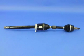 Привід напіввісь передня права Chrysler 200 15-17 2.4